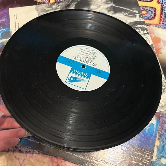 Vintage The Moody Blues Vinyl Record - Picture 7 of 7